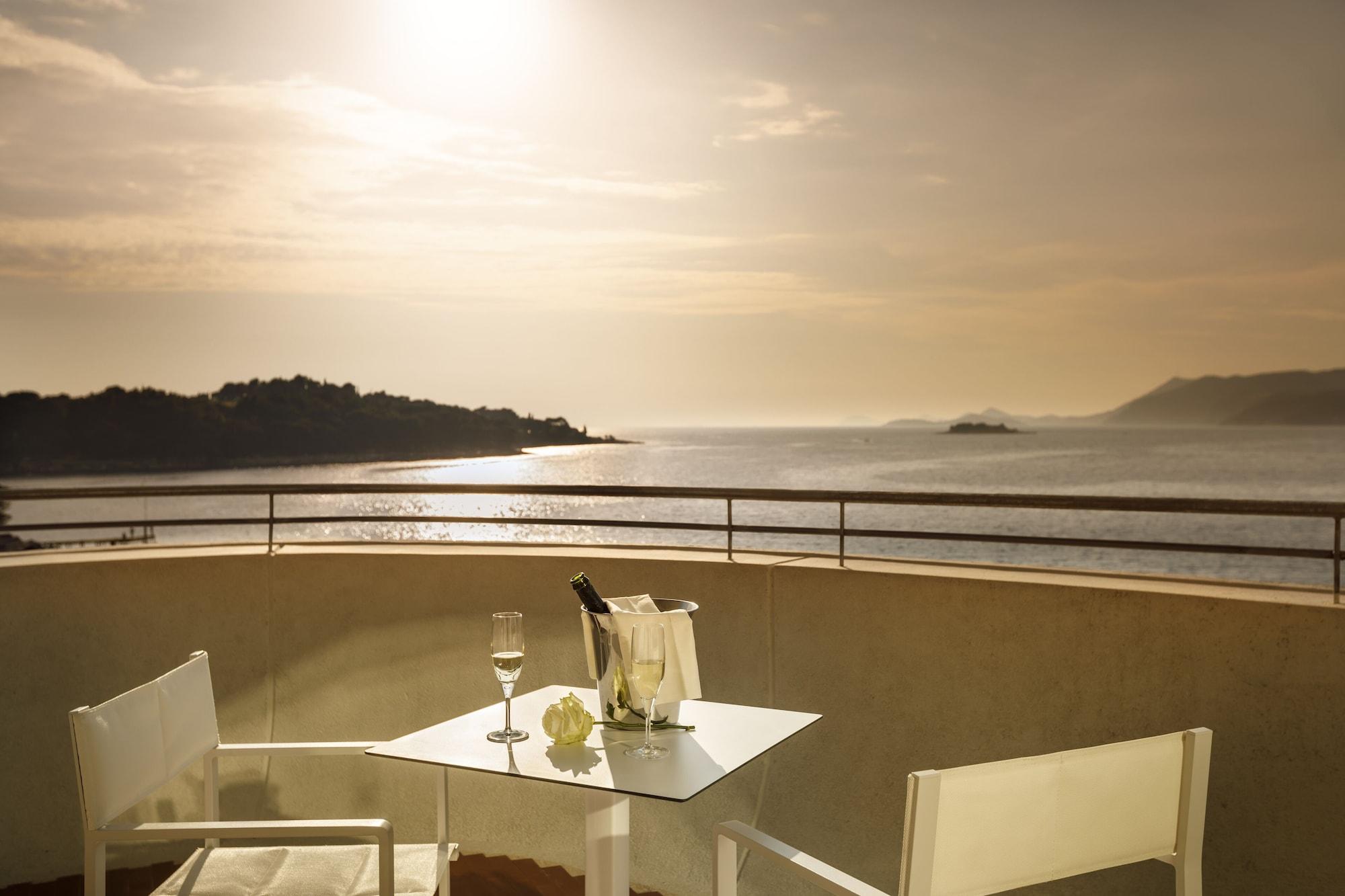 Hotelli Remisens Albatros 4*